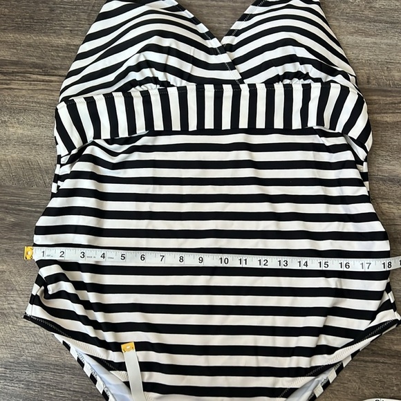MOTHERHOOD MATERNITY Beach Bump™ Striped Halter One Piece Maternity Swim Sz XL + - Picture 11 of 11